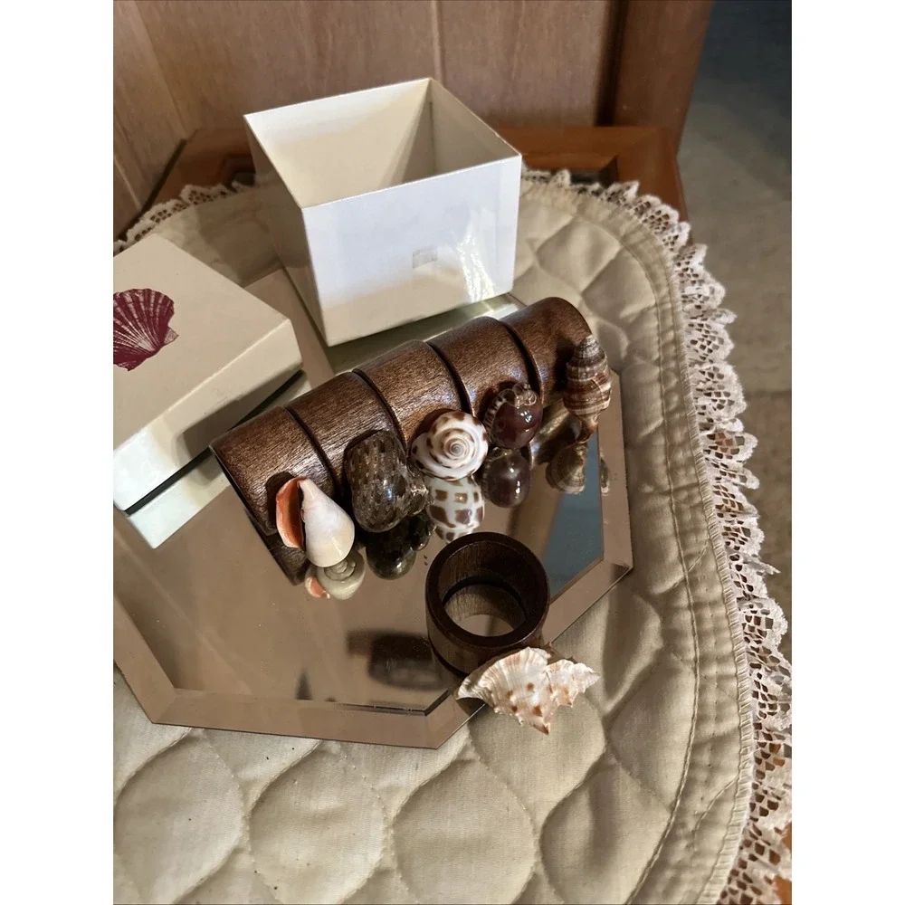 Set 6 Seashell and Wood Napkin Rings Nautical Coastal Decor Vintage Wooden w/Box